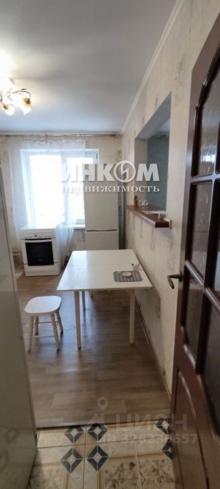 Продажа 2-комн квартиры на вторичном рынке пос. Зеленый, улица Школьная, 11