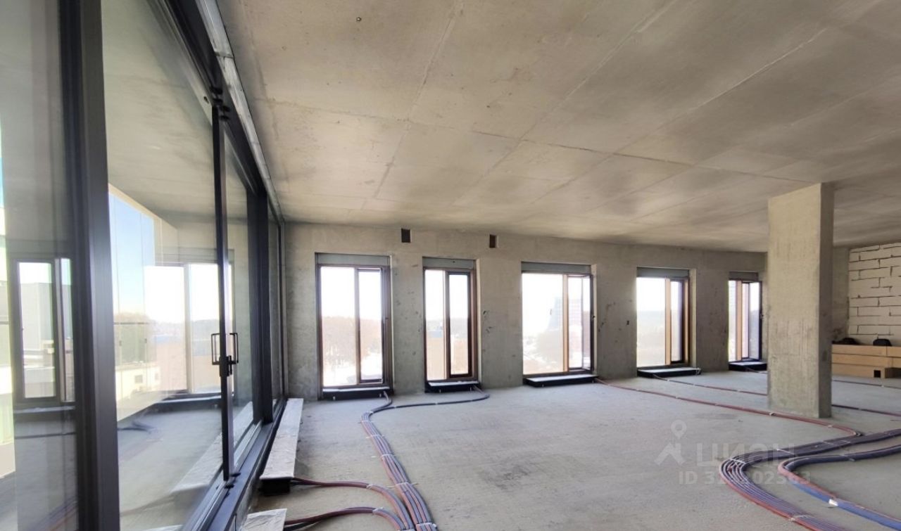 Продажа 4-комн квартиры на вторичном рынке Мосфильмовская улица, 1к8