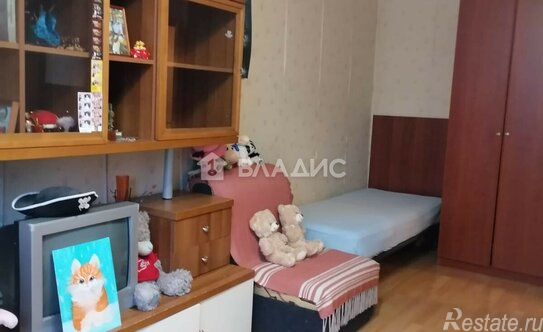 Продажа 2-комн квартиры на вторичном рынке Котляковский 1-й пер,  д. 2А,  к. 3