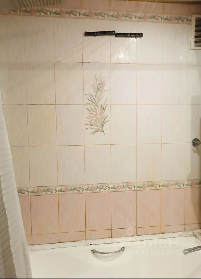 Продажа 2-комн квартиры на вторичном рынке Бассейная улица, 1