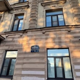 Продажа 1-комн квартиры на вторичном рынке линия 8-я В.О.,  д. 19