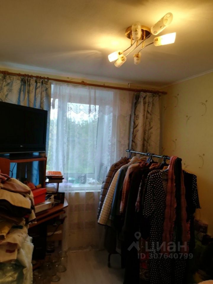 Продажа 3-комн квартиры на вторичном рынке пос. При железнодорожной станции Приветнинское, улица Военных Строителей, 7