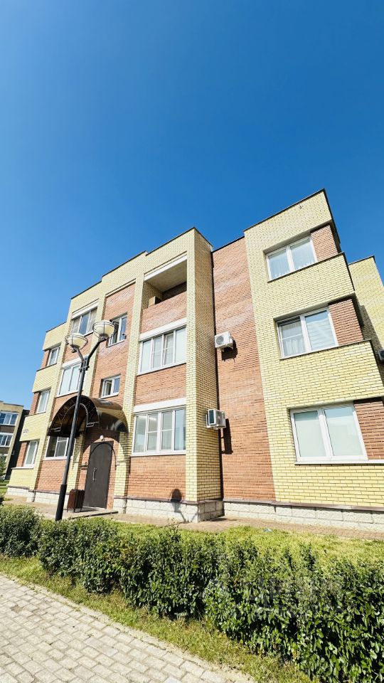 Продажа 1-комн квартиры на вторичном рынке Варежки кв-л, улица Кленовая,  д. 1