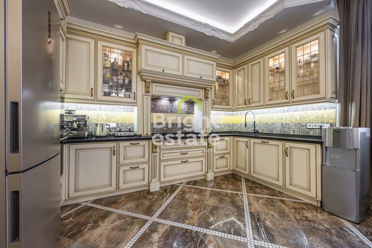 Продажа 3-комн квартиры на вторичном рынке д. Новинки, улица Малахитовая, 7