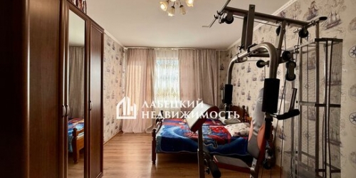 4-комн квартира улица Гладкова,  д. 18