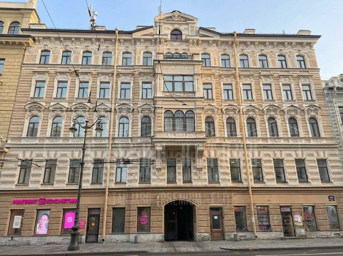 Продажа 3-комн квартиры на вторичном рынке Невский проспект, 105