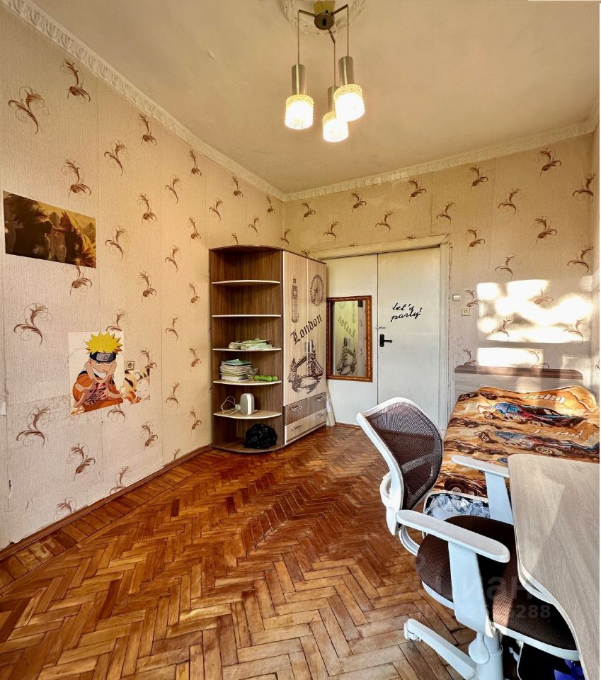 Продажа 3-комн квартиры на вторичном рынке Среднеохтинский проспект, 14