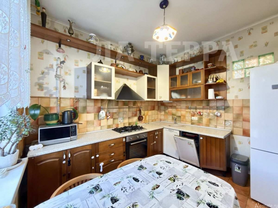 Аренда 3-комн квартиры на вторичном рынке Зорге, 6к3