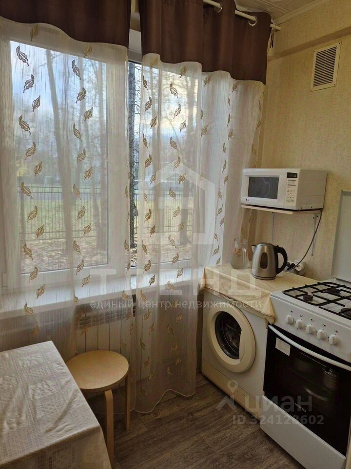 Продажа 3-комн квартиры на вторичном рынке проспект Космонавтов, 28К2