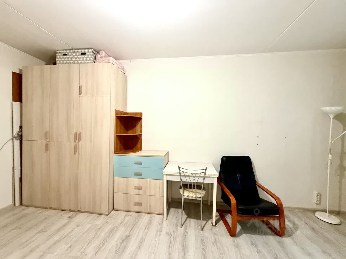 Продажа 4-комн квартиры на вторичном рынке Волжский бульвар, 30