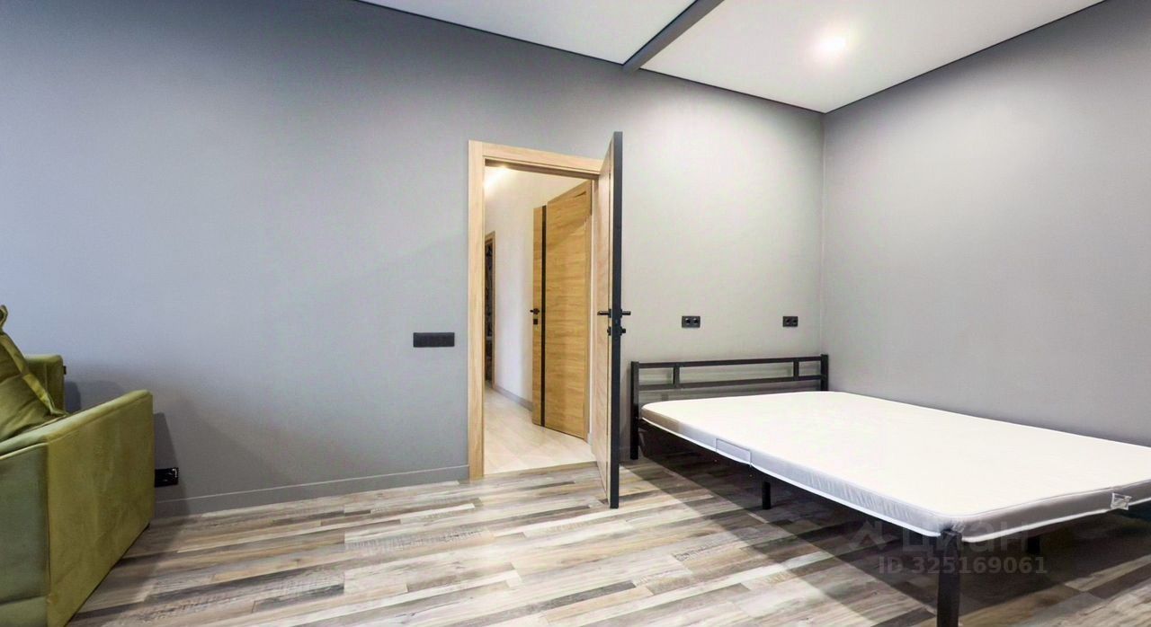 Продажа 2-комн квартиры на вторичном рынке улица Типанова, 23с1
