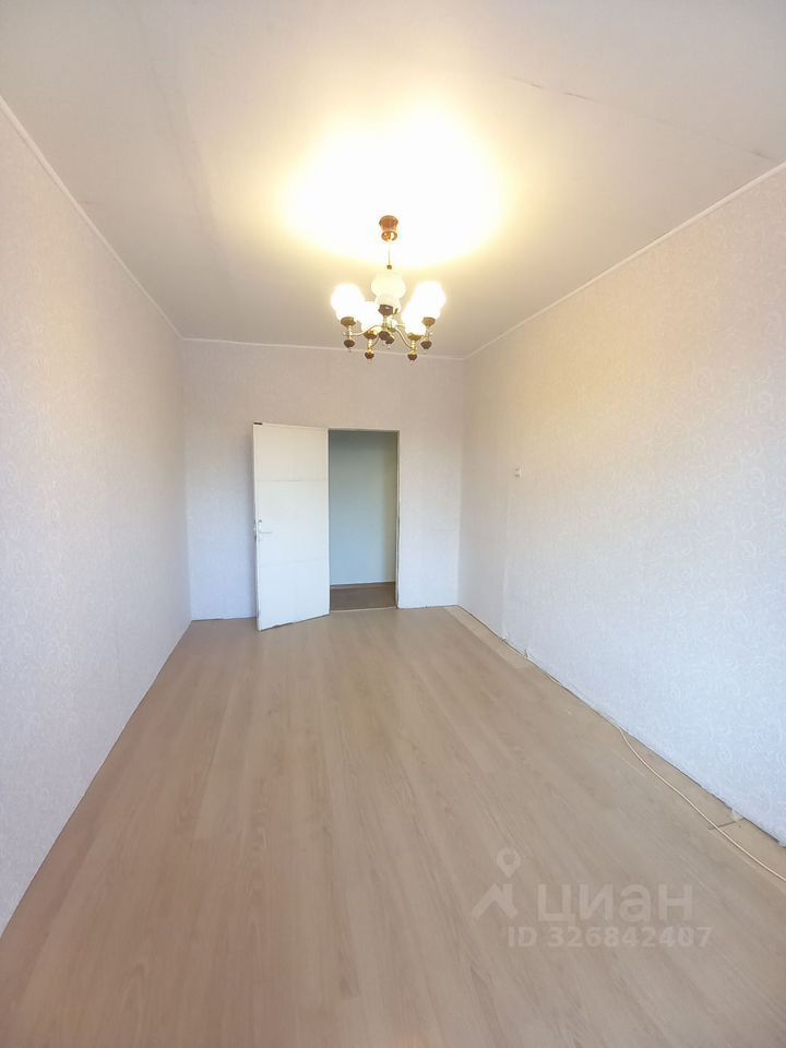 Продажа 2-комн квартиры на вторичном рынке пос. Стеклянный, 35