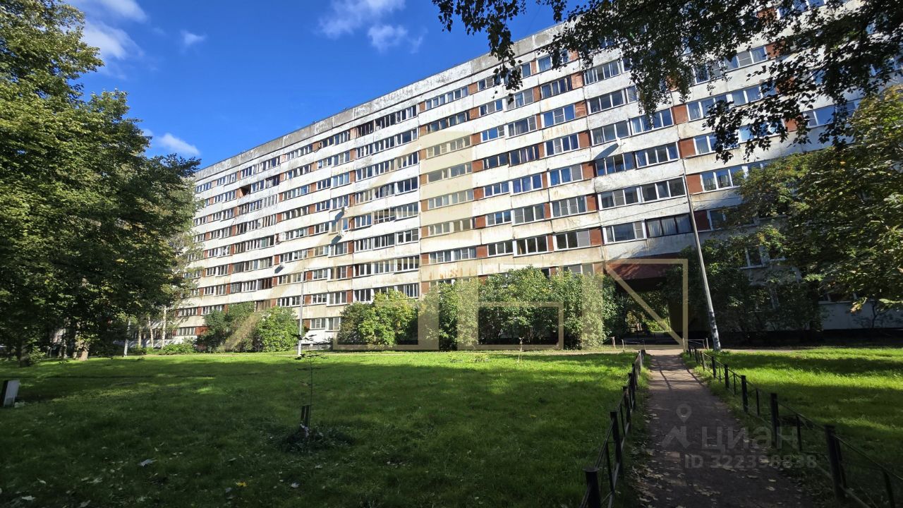 Продажа 3-комн квартиры на вторичном рынке Серебристый бульвар, 26