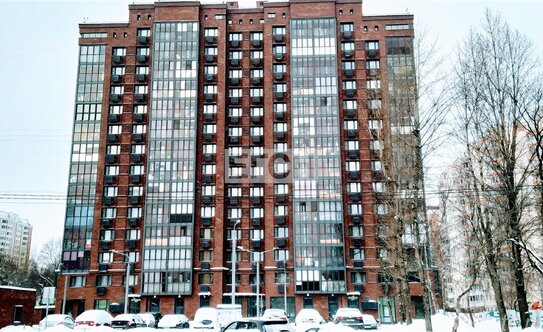 Продажа 2-комн квартиры на вторичном рынке проезд Дежнёва,  д. 8