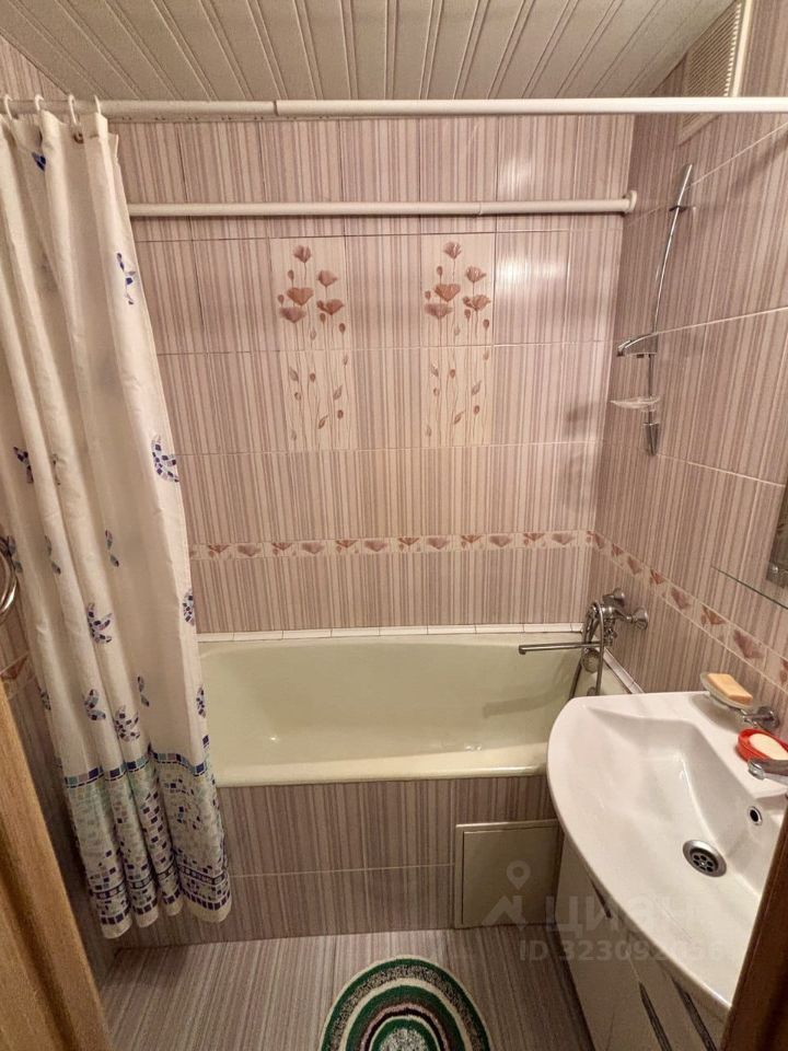 Продажа 2-комн квартиры на вторичном рынке улица Десантников, 32К3