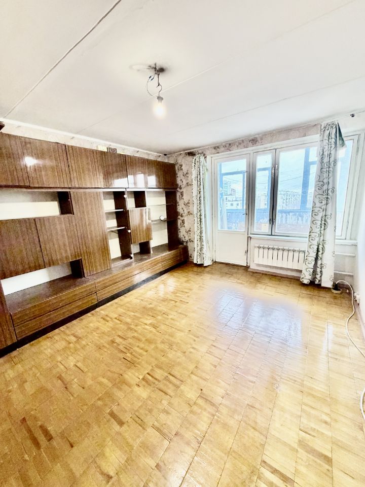 Продажа 1-комн квартиры на вторичном рынке Днепропетровская улица, 19К1