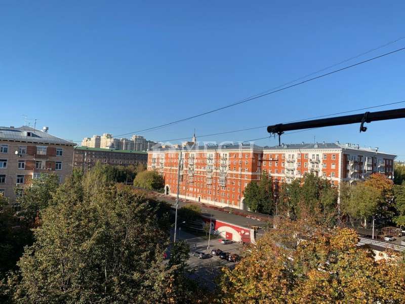 Продажа 2-комн квартиры на вторичном рынке улица Строителей, 7К1