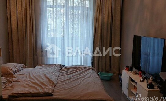 Продажа 4-комн квартиры на вторичном рынке улица Трофимова,  д. 5А