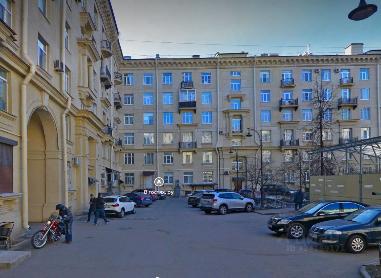 Продажа 3-комн квартиры на вторичном рынке Благодатная улица, 34