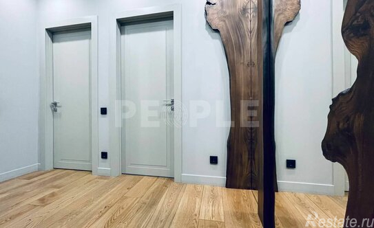 Продажа 3-комн квартиры на вторичном рынке Ленинский пр-кт,  д. 105 к2