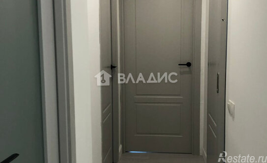 Продажа 3-комн квартиры на вторичном рынке улица Строителей,  д. 9