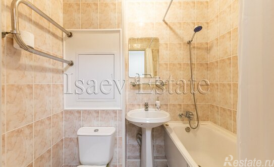 Продажа 1-комн квартиры на вторичном рынке Волжский б-р,  д. 9