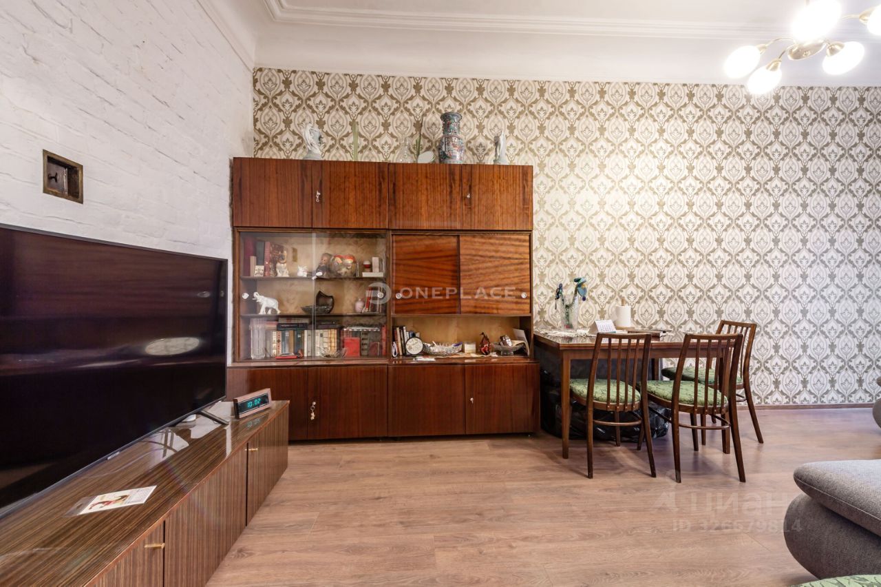 Продажа комнаты Мытнинская улица, 15