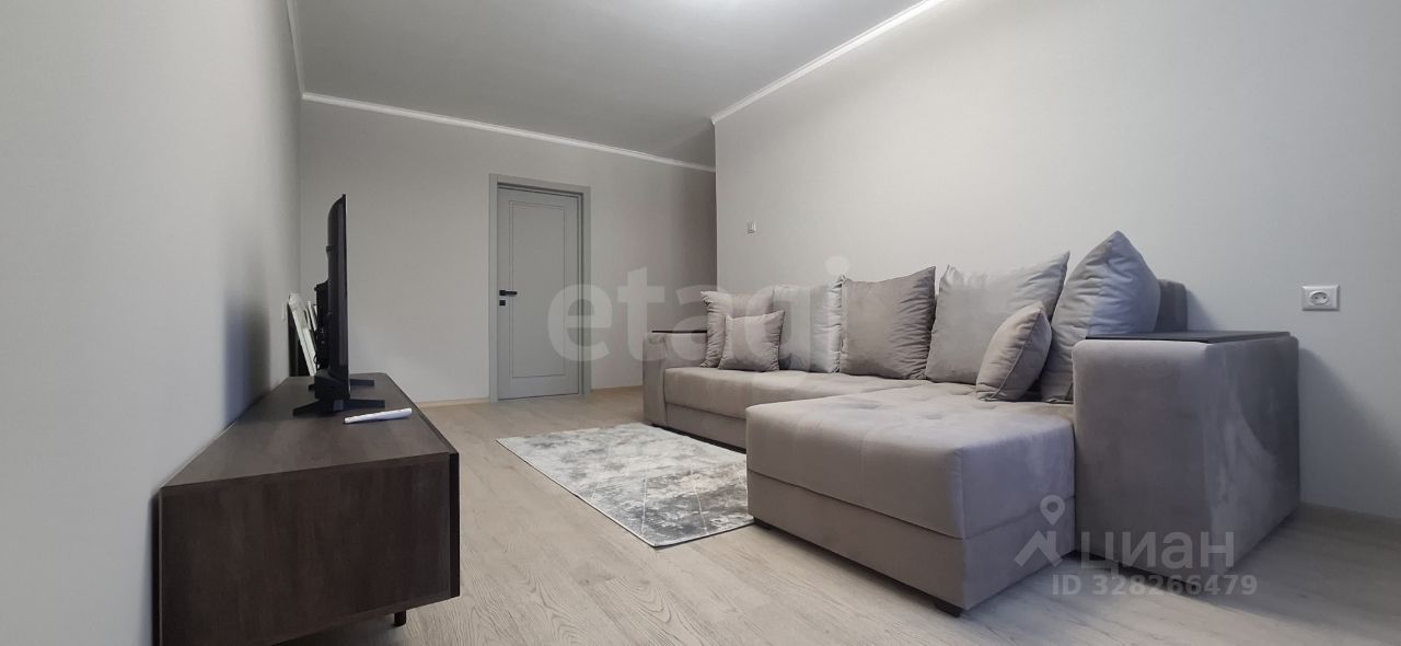 Аренда 3-комн квартиры на вторичном рынке Малахитовая улица, 13К1