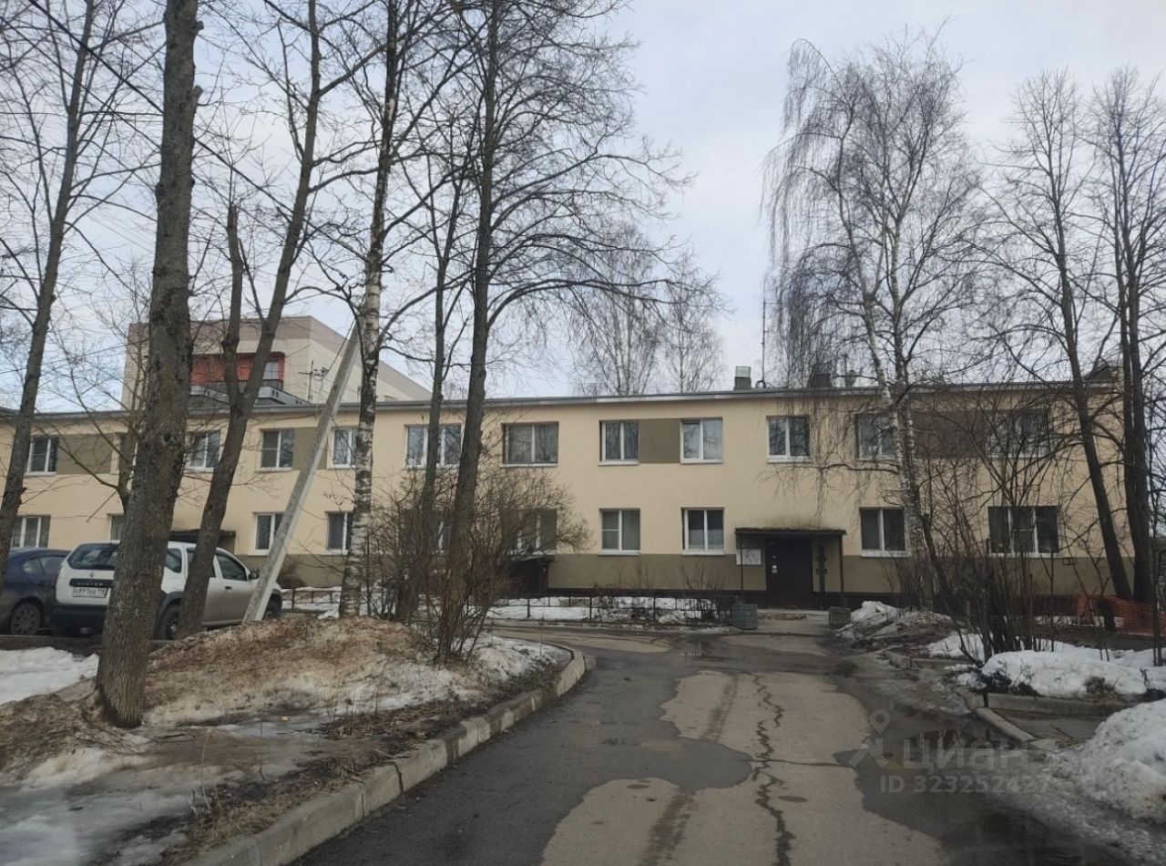 Продажа 3-комн квартиры на вторичном рынке д. Малое Карлино, 8