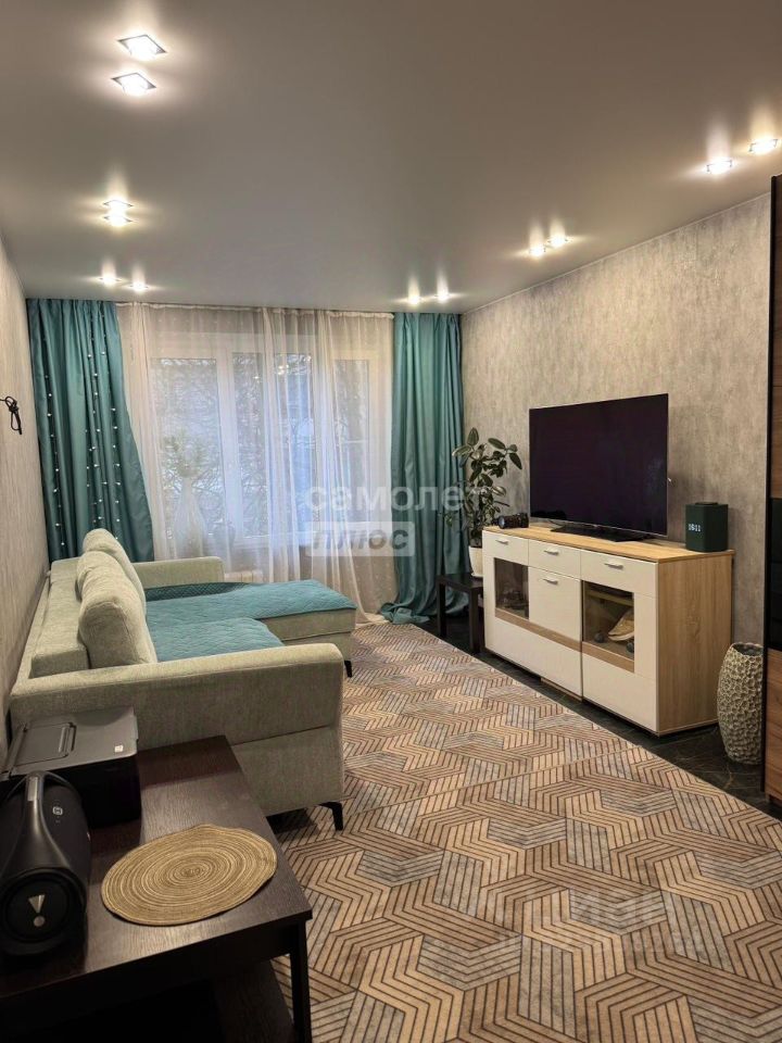 Продажа 3-комн квартиры на вторичном рынке улица Красного Маяка, 19К1