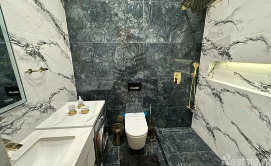 Аренда 4-комн квартиры на вторичном рынке Добролюбова пр-кт,  д. 2