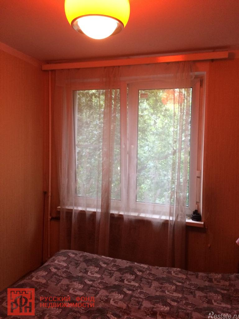 Продажа 4-комн квартиры на вторичном рынке Червонного Казачества ул. ,  д. 28
