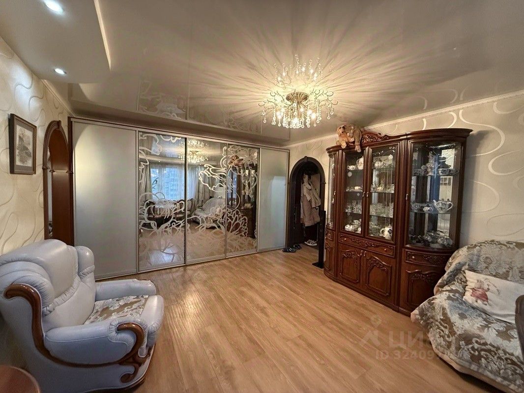 Продажа 3-комн квартиры на вторичном рынке улица Генерала Кузнецова, 17