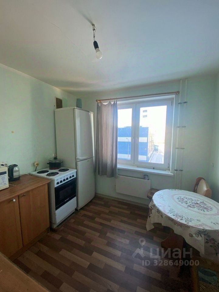 Продажа 3-комн квартиры на вторичном рынке Волхов, улица Федюнинского, 10