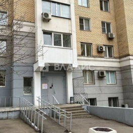 Продажа 2-комн квартиры на вторичном рынке улица Грина,  д. 18 к1