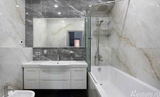 Продажа 4-комн квартиры на вторичном рынке улица Коминтерна,  д. 15