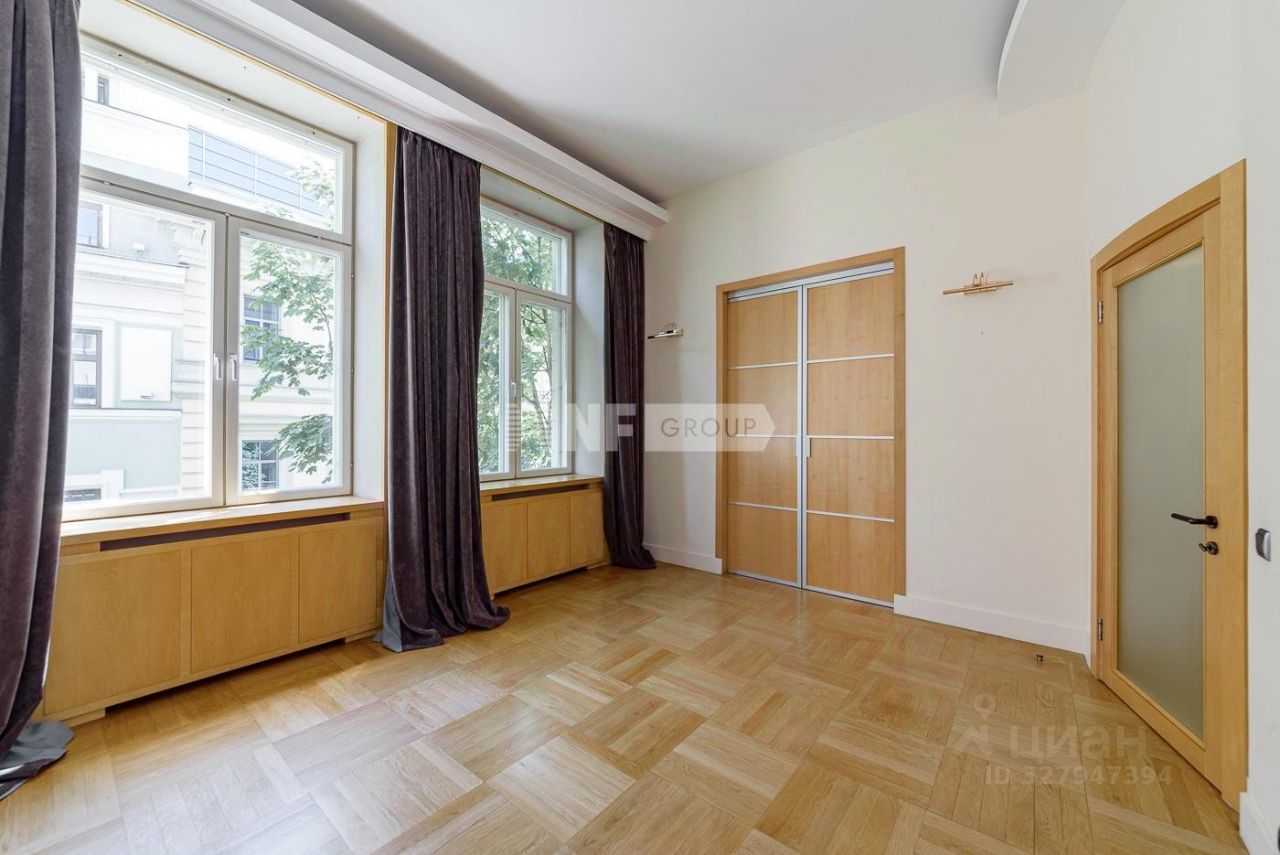 Продажа 6-комн квартиры на вторичном рынке переулок Романов, 5