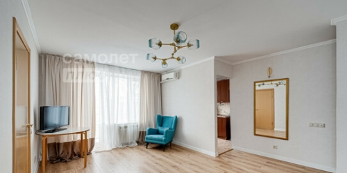 2-комн квартира улица Пилота Нестерова,  д. 11