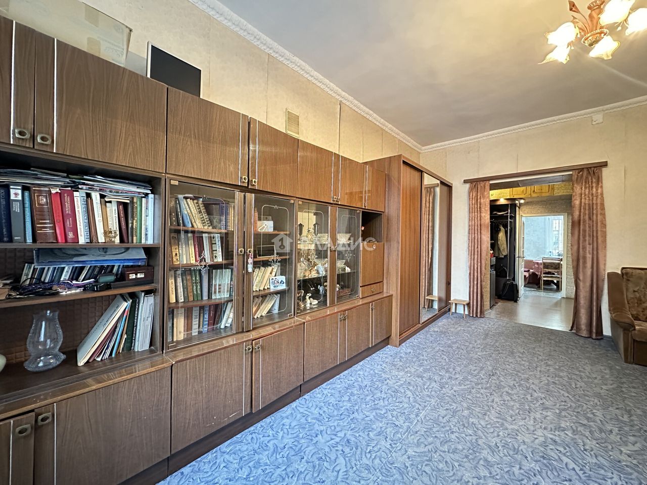 Продажа 1-комн квартиры на вторичном рынке Новгородская улица, 25