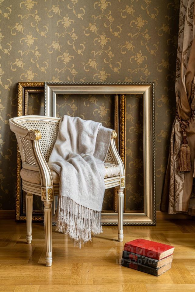 Аренда 3-комн квартиры на вторичном рынке набережная Реки Карповки, 10