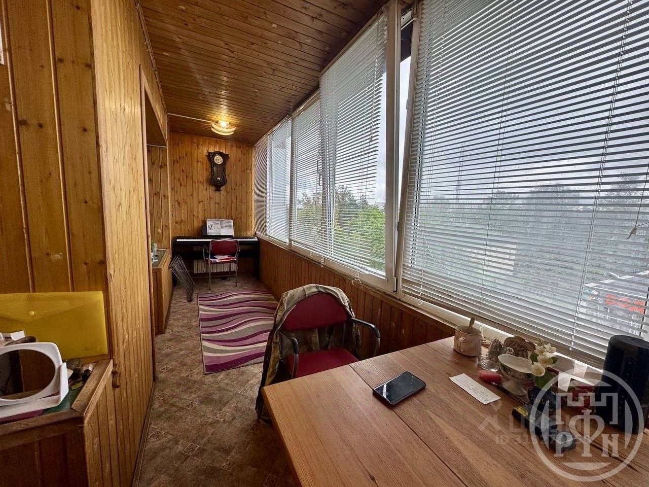 Продажа 3-комн квартиры на вторичном рынке Луга, проспект Володарского, 15