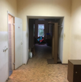 Продажа 1-комн квартиры на вторичном рынке Пролетарский пгт, Центральная ул,  д. 13