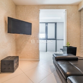 Продажа 4-комн квартиры на вторичном рынке Петергофское ш,  д. 45