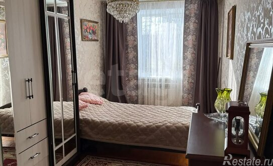 Продажа 3-комн квартиры на вторичном рынке Ломоносов г, Швейцарская ул,  д. 16 к1