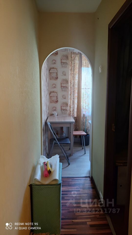 Продажа 2-комн квартиры на вторичном рынке Большие Вяземы пгт, улица Городок-17, 5