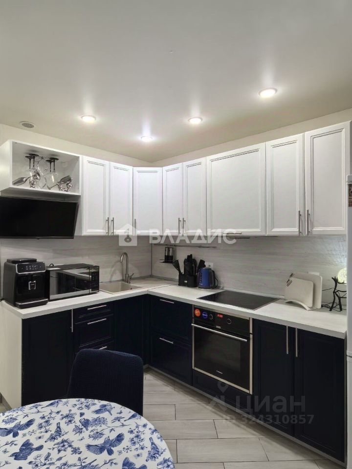 Продажа 2-комн квартиры на вторичном рынке Новоорловская улица, 10