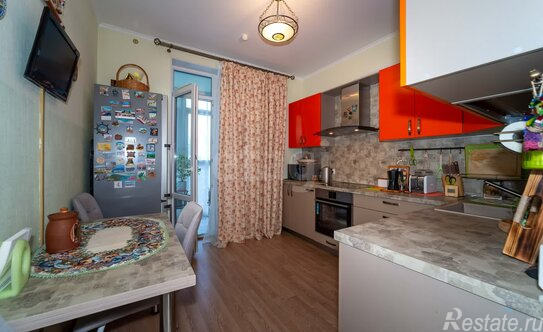 Продажа 2-комн квартиры на вторичном рынке улица Адмирала Черокова,  д. 18 к3