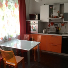 Аренда 3-комн квартиры на вторичном рынке Полтавская ул ,  д. 47,  к. 2