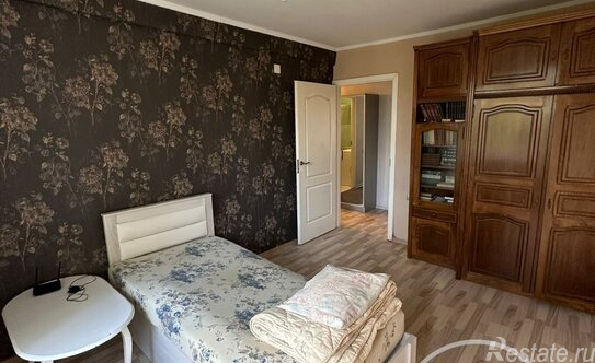 Продажа 2-комн квартиры на вторичном рынке улица Крыленко,  д. 21 к2