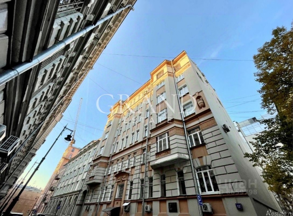 Продажа 5-комн квартиры на вторичном рынке Обыденский 1-й пер,  д. 9/12